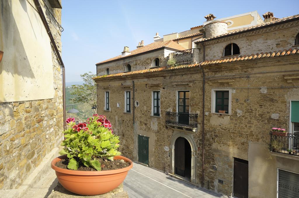 Residenza Matarazzo E Le Sue Soffitte Apartment Castellabate Exterior photo
