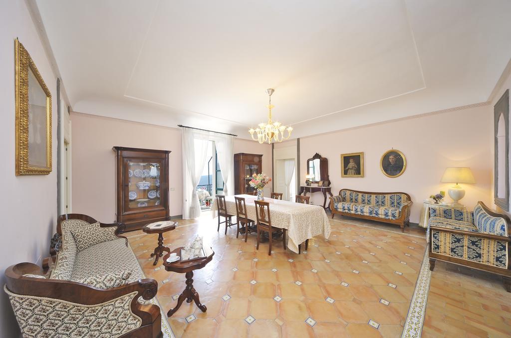 Residenza Matarazzo E Le Sue Soffitte Apartment Castellabate Room photo