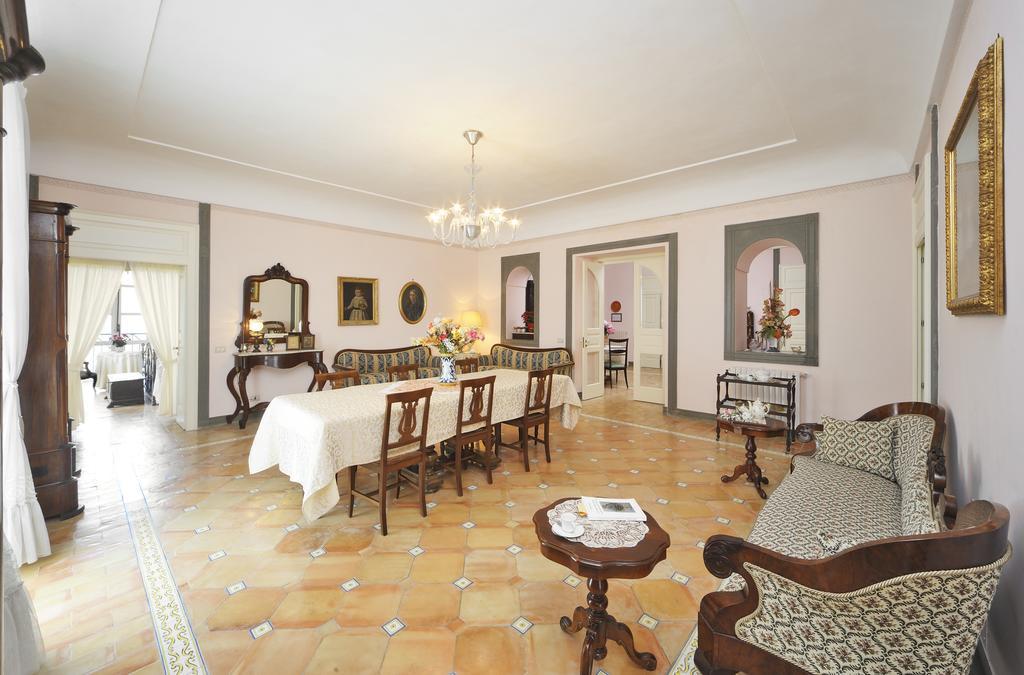 Residenza Matarazzo E Le Sue Soffitte Apartment Castellabate Room photo
