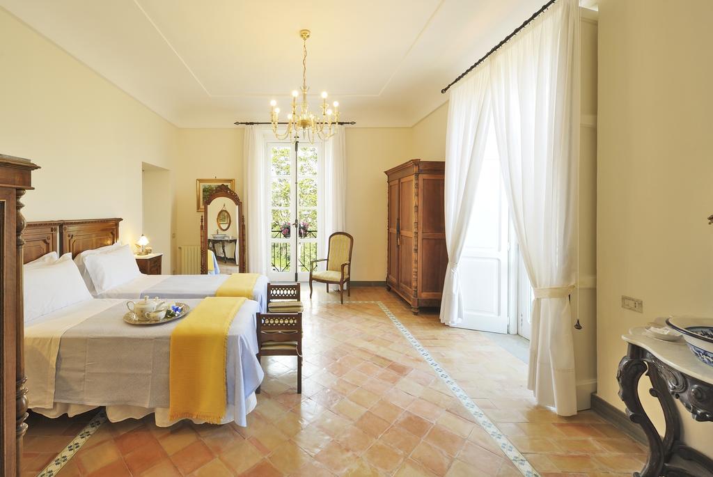 Residenza Matarazzo E Le Sue Soffitte Apartment Castellabate Room photo