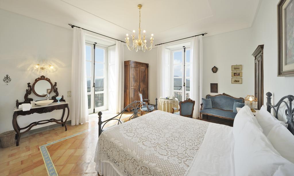 Residenza Matarazzo E Le Sue Soffitte Apartment Castellabate Room photo